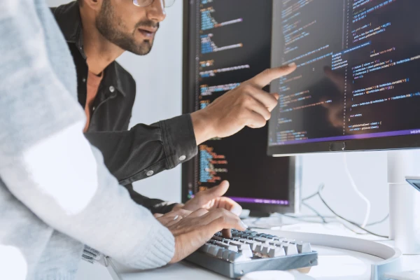 Agentiq México: Equipo técnico especializado en desarrollo de soluciones de inteligencia artificial.