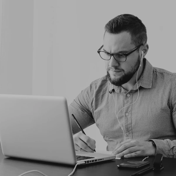 Agentiq México: Te guiamos en los primeros pasos hacia la adopción de IA.